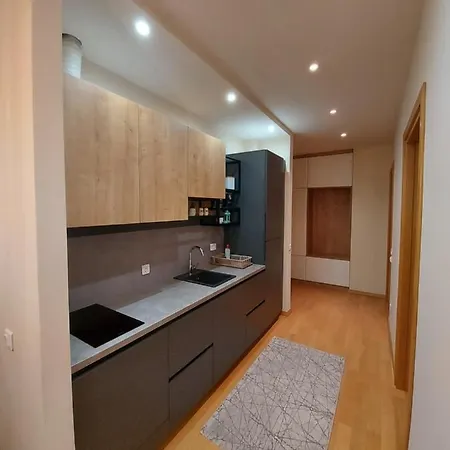 アパート Ksenija